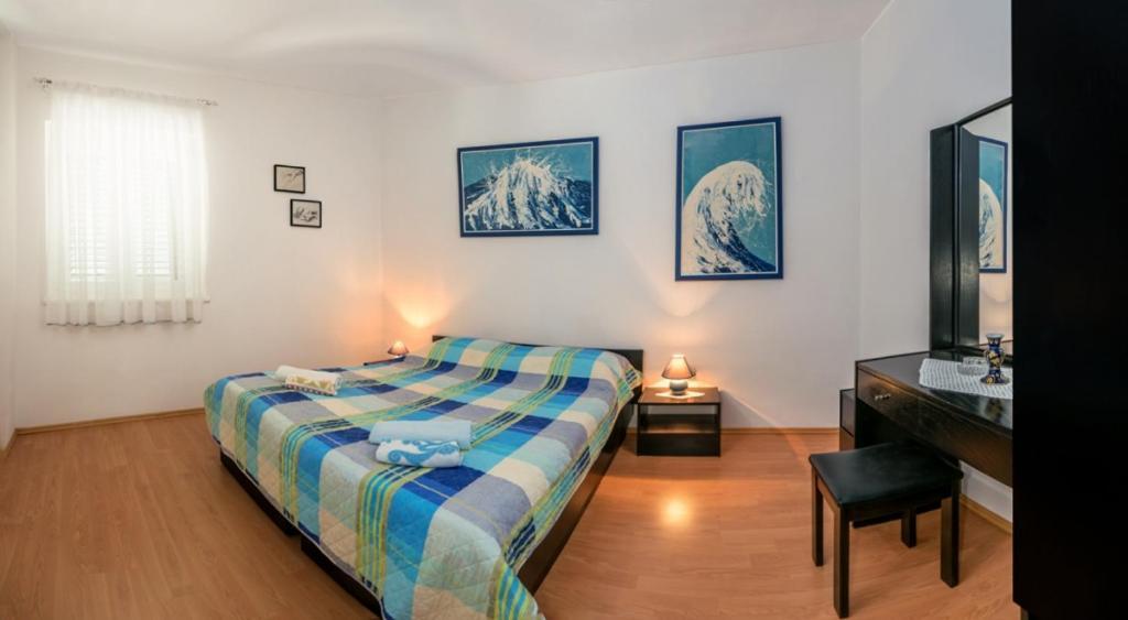 Apartment In Bol With Seaview, Terrace, Air Condition, Wifi Exterior photo